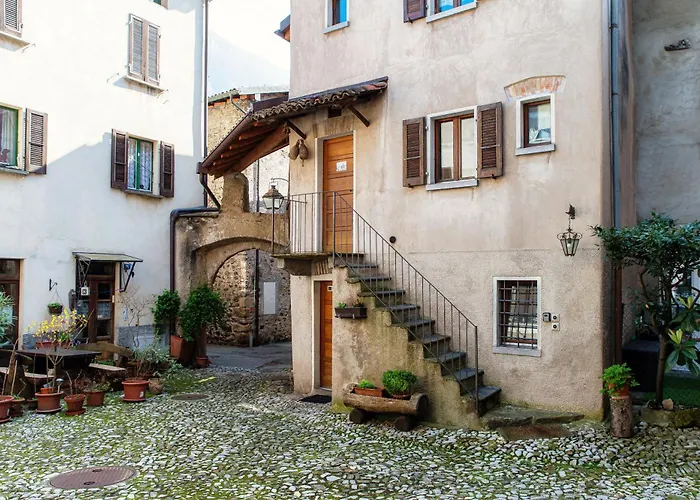La Casetta Di Riva - Cozy Home In Lakeside Village